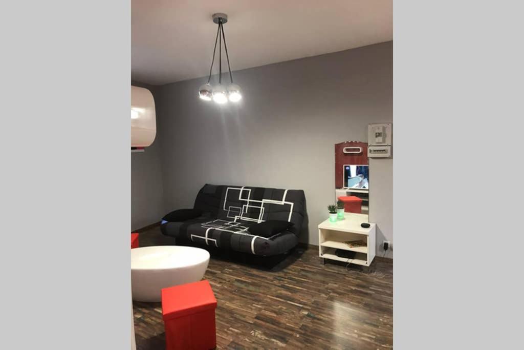 Appartement Style Pop Art Avec Garage Centre Historique Beziers Bagian luar foto