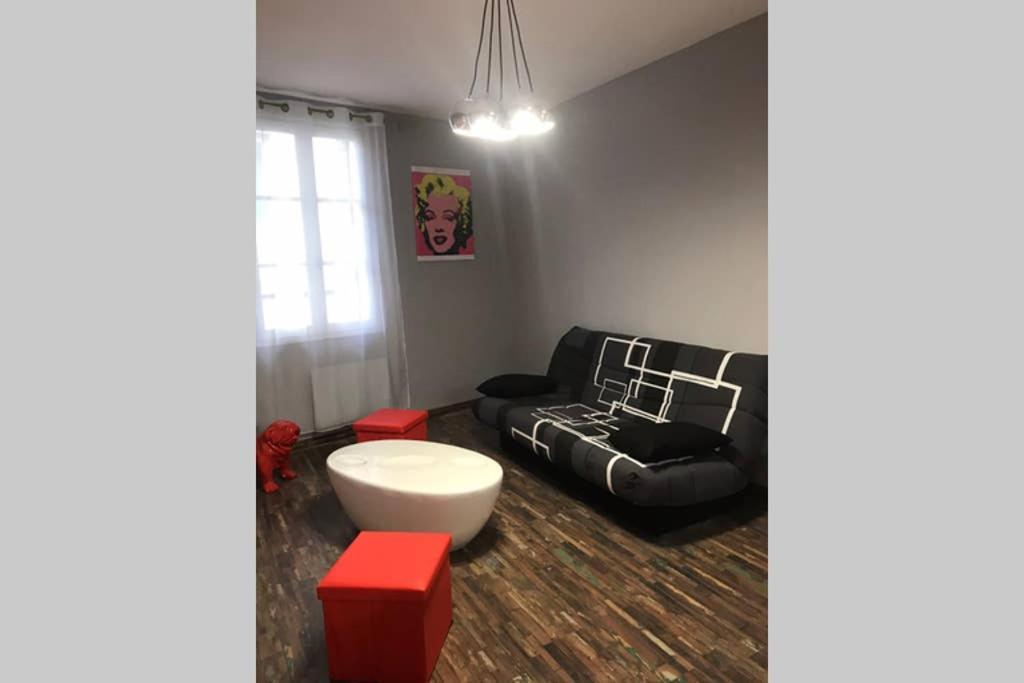 Appartement Style Pop Art Avec Garage Centre Historique Beziers Bagian luar foto